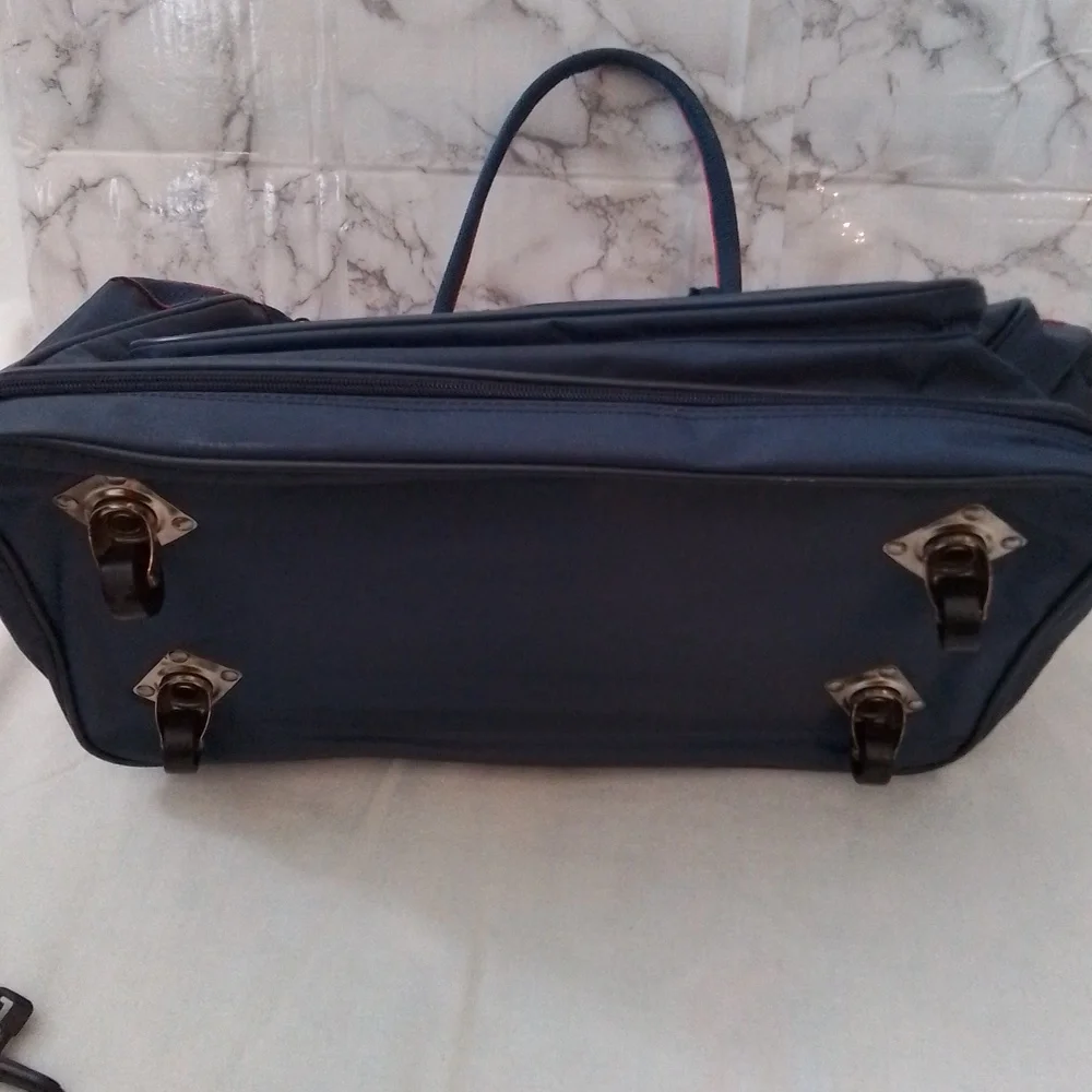 Princess Cruises Wheeled Expandable luggage bag w/ Samsonite toiletry bag